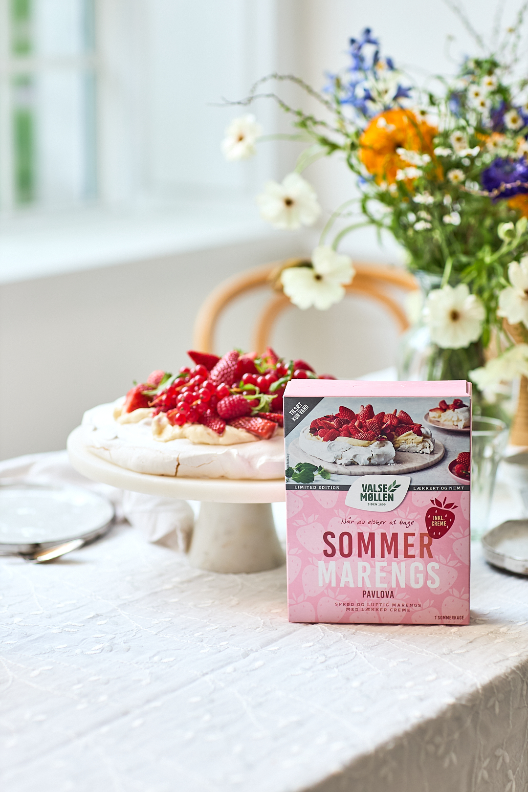Sommermarengs pavlova med friske bær